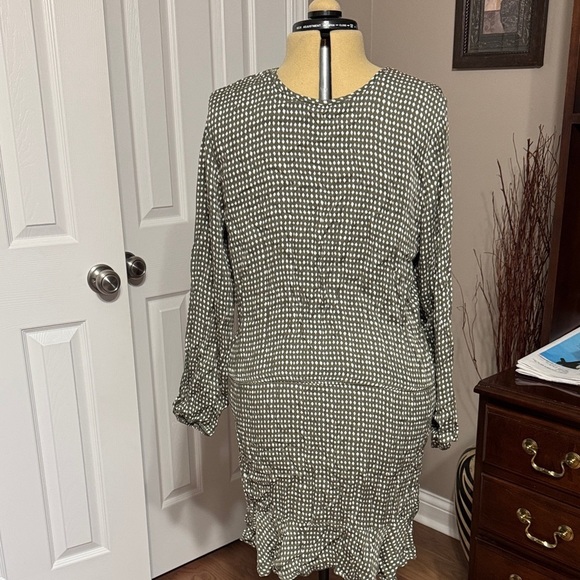 Mud Pie Dresses & Skirts - Mud Pie Black and White Long Sleeve Dress